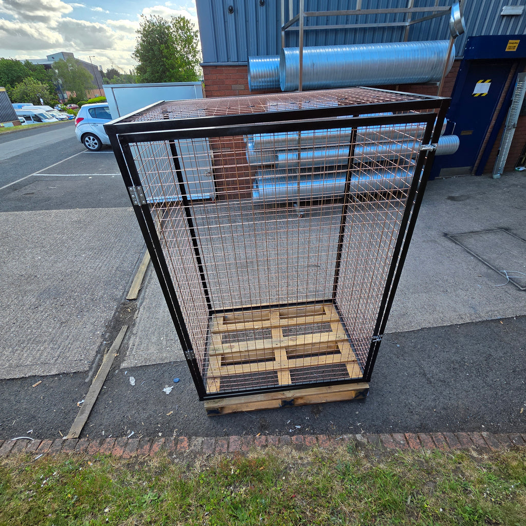 Gas bottle cage