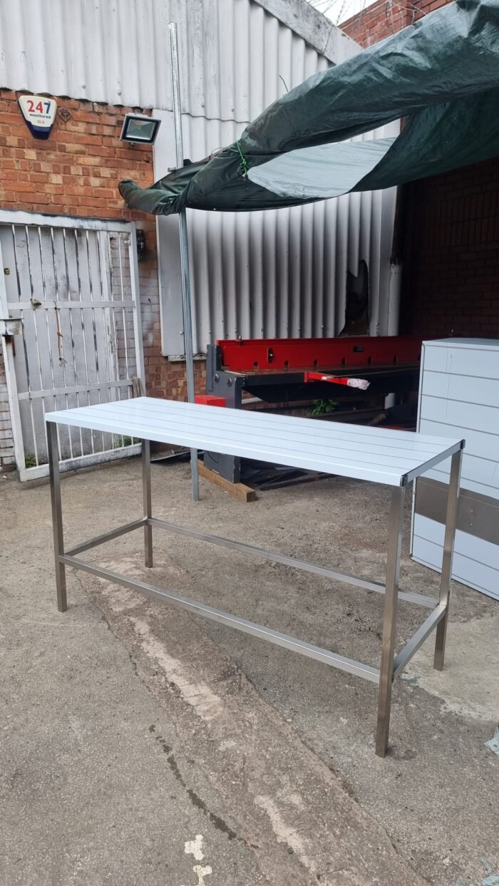 Stainless steel tables - Image 4