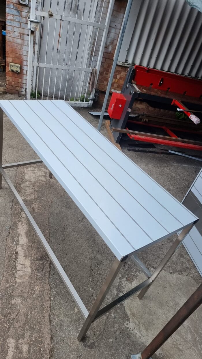 Stainless steel tables - Image 3